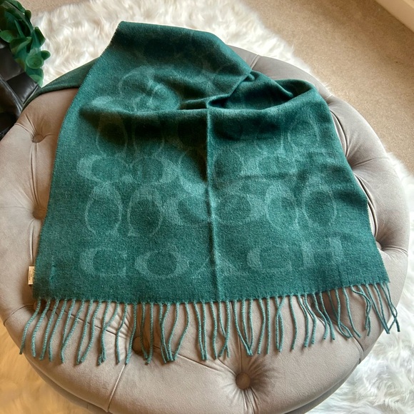 Coach Signature Wrap/scarf - Picture 3 of 4